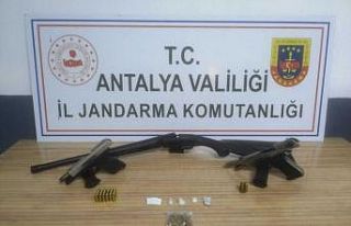 İhbar üzerine arama yapılan evde uyuşturucu madde...