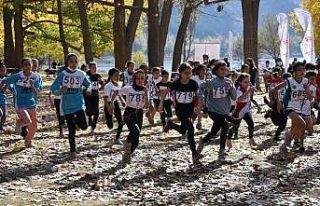 Isparta’da, Cumhuriyet kupası için yarıştılar