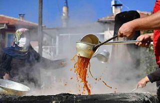 Isparta’da kazanlar pekmez üretimi için kaynıyor