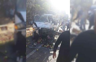 Isparta’da minibüs ile kamyonet çarpıştı: 1...