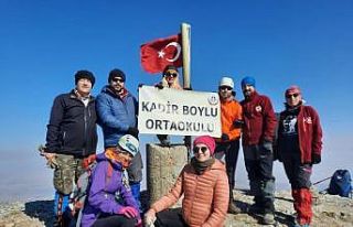 Isparta’da öğretmenler Cumhuriyet Bayramını...