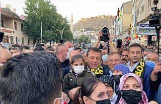 İstanbul Büyükşehir Belediye Başkanı İmamoğlu,...