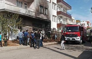 İtfaiye ekiplerinin erken müdahalesi iki katlı...