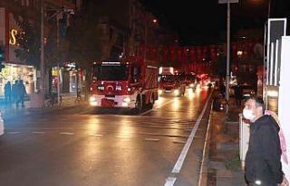 İtfaiyeciler Cumhuriyet’in 98. yılını kortejle...