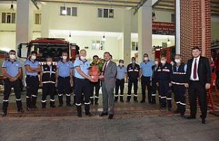 İtfaiyecilere çiçekli kutlama