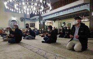 İzmir’de Mevlit Kandili dualarla idrak edildi