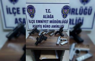 İzmir’de silah kaçakçılarına pazarlık esnasında...