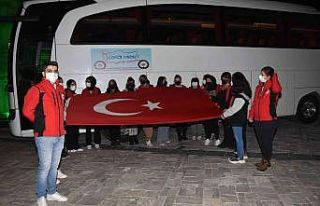 İzmirli 20 öğrenci 4 günlük gezi için yola çıktı