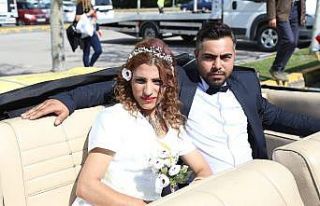 İzmit sokaklarında Roman düğünü coşkusu