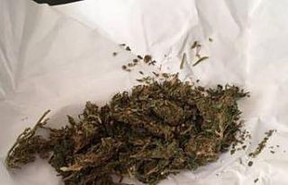 Jandarma 200 gram esrar yakaladı