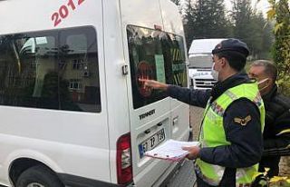 Jandarma, okul önlerinde ve servis araçlarında...