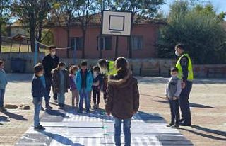 Jandarmadan öğrencilere “Trafik Dedektifleri Eğitimi”