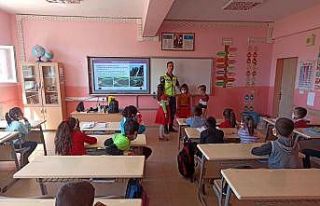 Jandarmadan öğrencilere trafik eğitimi