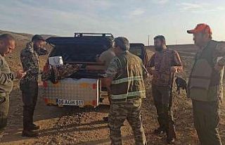 Kaçak ava giderken ’avlandılar’: 23 kişice...