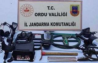 Kaçak define arayanlara suçüstü