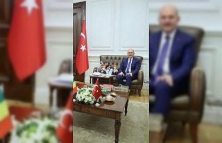Kadın eliyle hazırlanan bebekler Bakan Soylu’ya...