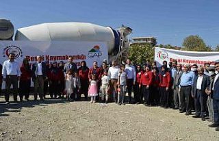 Kadınlar yöresel ürünleri kendi pazarlarında...