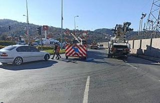 Kamyon ile motosiklet çarpıştı: 1 yaralı