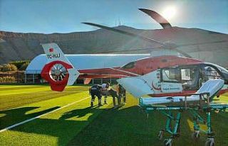 Kan kaybeden şahsın imdadına hava ambulansı yetişti