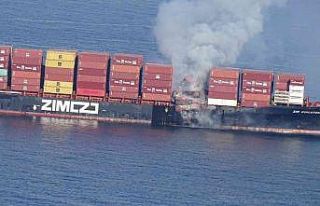 Kanada açıklarındaki konteyner gemisinde yangın