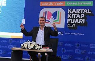 Kartal Kitap Fuarı gazeteci yazar Halil Delice’yi...