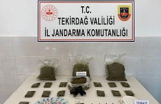 Kask içinde uyuşturucu sevkiyatı yapıp okul önünde...