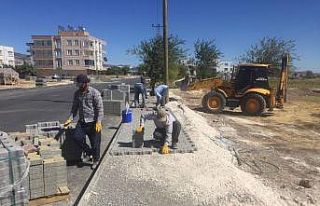 Kavi caddesinde kaldırım düzenleme çalışması...