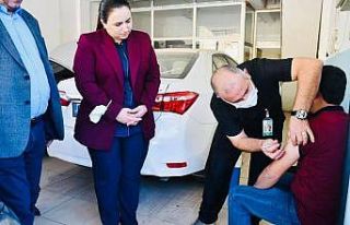 Kaymakam Nazlı Demir sağlık ekipleriyle sanayi...