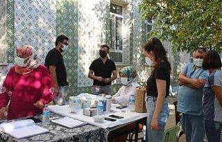 Kaymakam Ünal aşılarını yaptırmaları için...