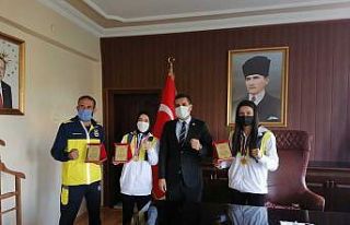 Kaymam Böçkün’den şampiyonlara plaket