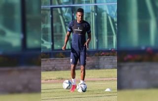 Kayserispor’da Mensah ve Uğur antrenmanlara başladı