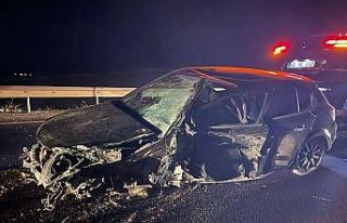 Kaza yapan alkolü polis memuru, trafik ekiplerine...