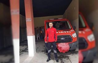 Kazada hayat kurtarmak isterken yaralanan itfaiyeci...