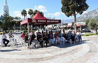 Kemer’de meme kanseri farkındalık etkinliği