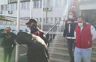 Kendilerini polis olarak tanıtıp 145 bin lira dolandırdılar