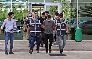 Kendilerini polis olarak tanıtıp Ürdün uyruklu...