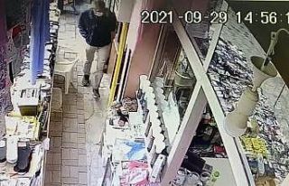 Kendini polis olarak tanıtan dolandırıcı yakalanarak...