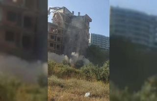 Kepçe operatörünün yıkmak istediği bina kendisi...