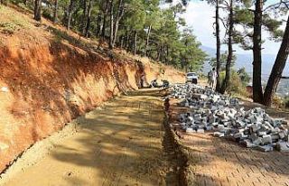 Kırsal mahallelerde yol düzenleme çalışmaları...