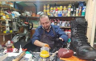 Kış kapıyı çaldı, ayakkabı tamircilerinin yüzü...