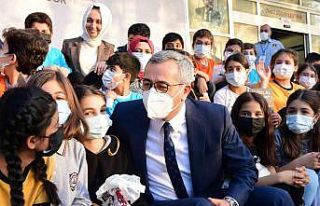 Kitap fuarını 100 bin kişi ziyaret etti