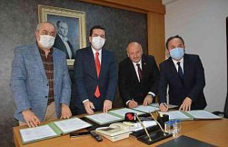 Kitapseverler "Yunus Emre Kitap Fuarı"nda...