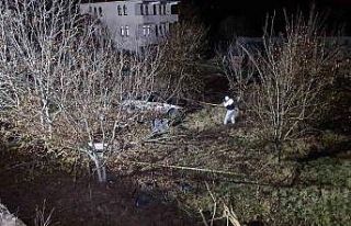 Kontrolden çıkan otomobil evin bahçesine uçtu:...