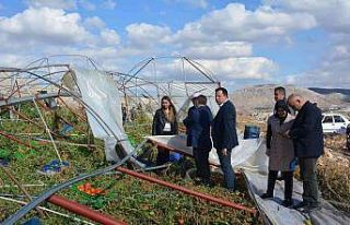 Korkuteli ilçesinde 18 sera hortumda zarar gördü