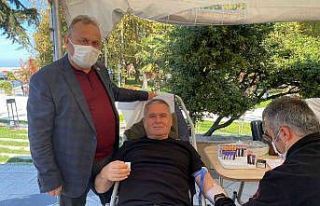 Koronavirüsü atlattı, kan bağışında bulunup...