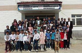 Köy okulunda bilim fuarı