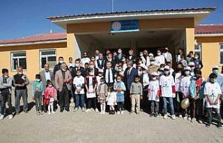 Köy okulunda ‘TÜBİTAK 4006 Bilim Fuarı’ sergisi