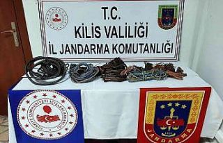 Köyleri elektriksiz bırakan hırsızlık zanlıları...