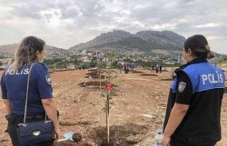 Kozanlı 69 şehidin adına harnup fidanı dikildi