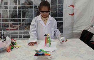 Küçük kaşifler bilim şenliğinde buluştu